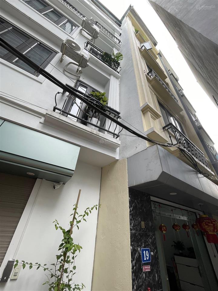 Nhà tôn đức thắng, văn miếu đống đa, 20/23m2, công năng 5 tầng, sổ đỏ riêng, cách ô tô 10m, 4,9 tỷ