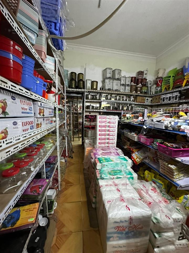 Bán nhà mặt phố nghĩa tân cầu giấy, ngã tư kinh doanh đắc địa, 55m 4 tầng. sổ đỏ sẵn. 22,5 tỷ có tl