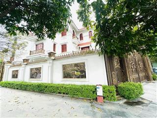 Biệt thự vĩnh phúc ba đình, sổ có hoàn công, 150m2 5 tầng, căn góc 3 thoáng giáp hồ tây, ở lâu dài