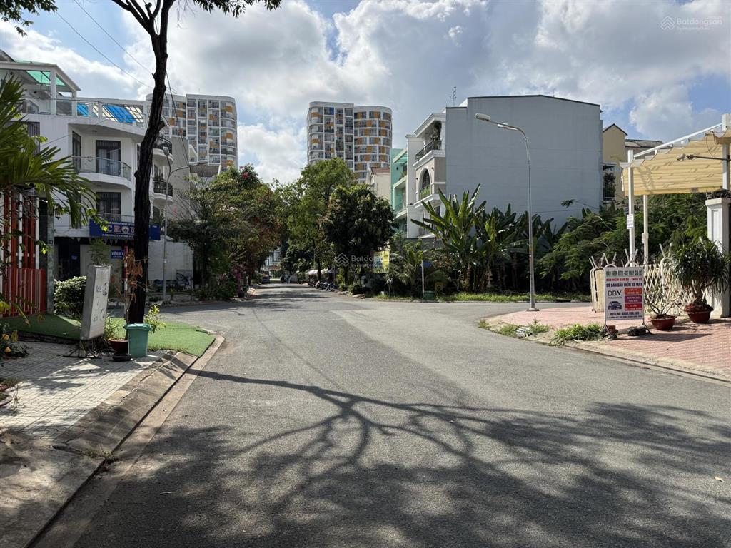 Bán nền góc vip bo 51 (số nhà 39) đường số 7, kdc conic