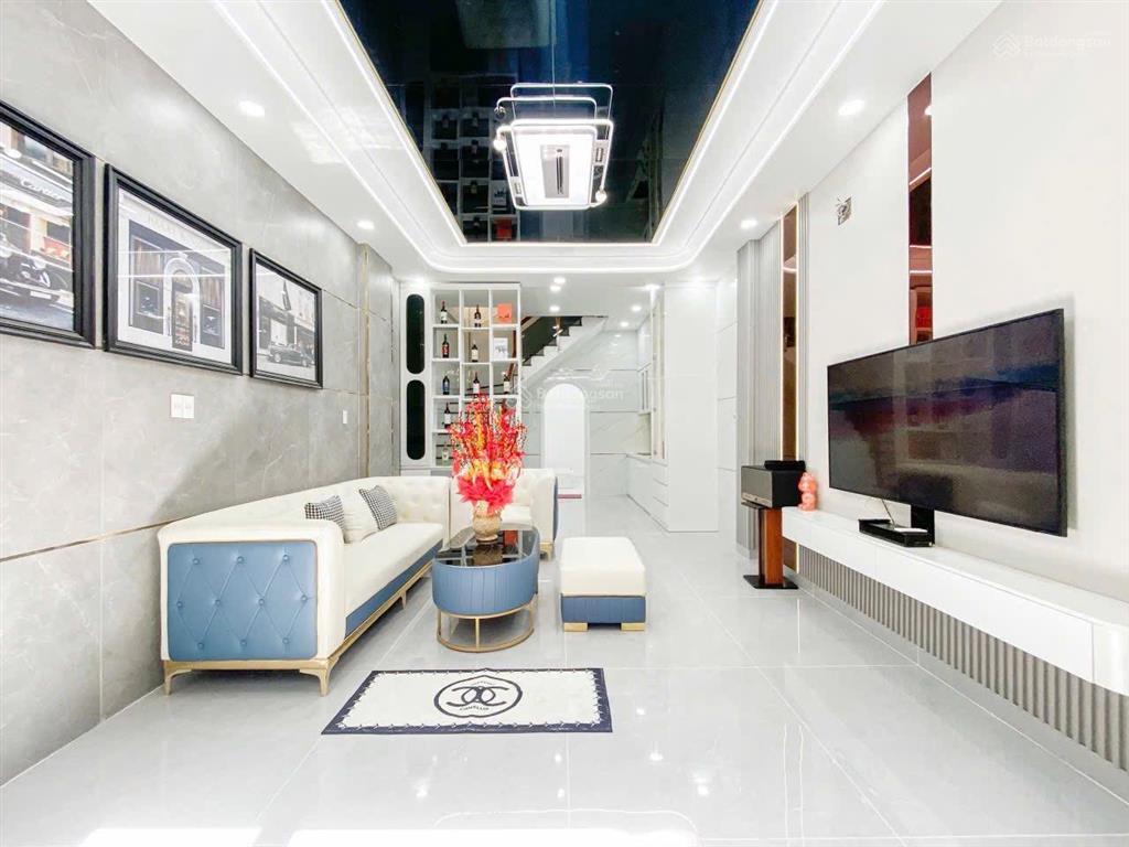 Nhà mới góc hẻm thông 4.5m. ông ích khiêm, p.14, q.11. nay thuộc p. hoà bình. dt 4.15x12m. gồm 3pn