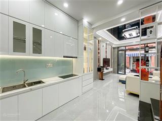 Nhà mới góc hẻm thông 4.5m. ông ích khiêm, p.14, q.11. nay thuộc p. hoà bình. dt 4.15x12m. gồm 3pn