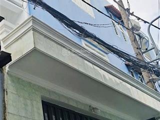 Hẻm ông ích khiêm p14 q11. dt 3.6 x15m 4tầng. gần đầm sen . vòng xoay lê đại hành.