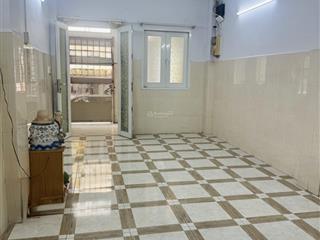 Đối diện sân phú thọ lê đại hành. tỏng lung p13 q11. dt 4.9x12m.