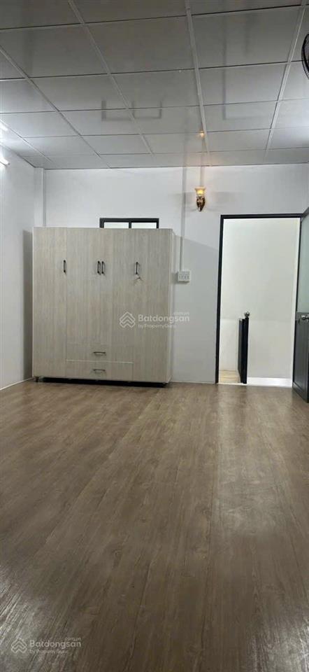 Ngay vòng xoay lê đại hành, hẻm bình thới quận 11. dt 3,5x15m