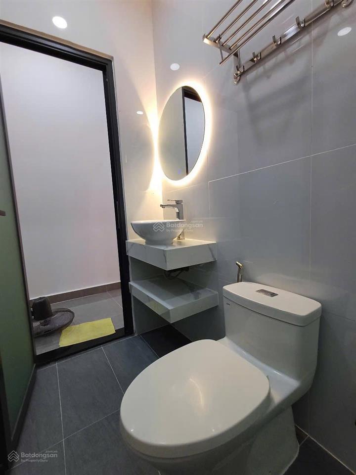 Hẻm nội bộ tô hiệu, phường hiệp tân, tân phú. 4 tầng (4 pn, 3 wc). xách vali vào ở ngay