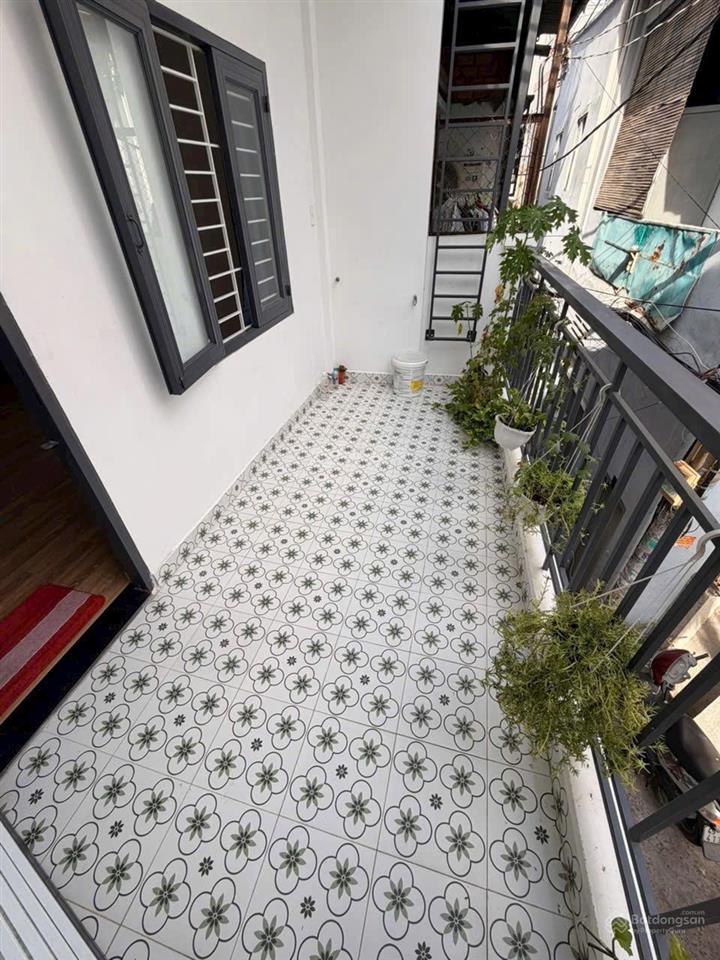 Nhà 2 tầng, nguyễn trọng tuyển, p.tân sơn hoà, (p.1, tân bình). có 1 phòng ngủ dưới trệt.