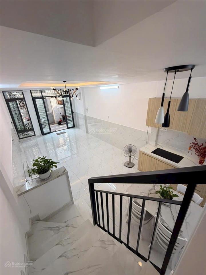 Nhà 2 tầng, nguyễn trọng tuyển, p.tân sơn hoà, (p.1, tân bình). có 1 phòng ngủ dưới trệt.