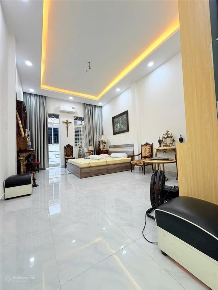 Nhà bán đường đất thánh, p.sơn hoà, tân bình.3 tầng . dt 4x14.5m ( 2pn2 wc). gần cư xá bắc hải,q10