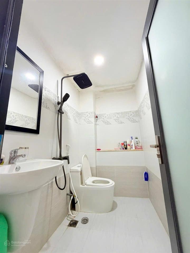 Nhà bán đường đất thánh, p.sơn hoà, tân bình.3 tầng . dt 4x14.5m ( 2pn2 wc). gần cư xá bắc hải,q10