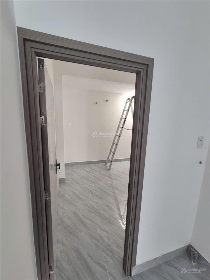Hẻm xe hơi 206/26 lạc long quân, phường 10 quận 11. nhà 3 tấng (4pn 3wc)