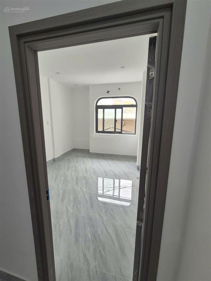 Hẻm xe hơi 206/26 lạc long quân, phường 10 quận 11. nhà 3 tấng (4pn 3wc)