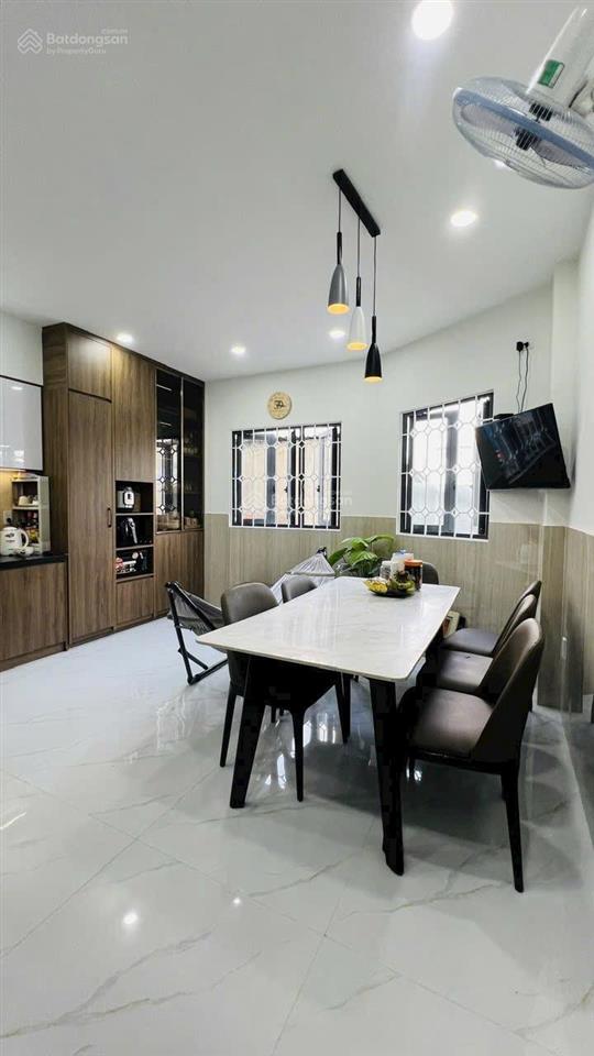 Nhà 4 tầng  lạc long quân, quận 11. dt 4.5x17m.