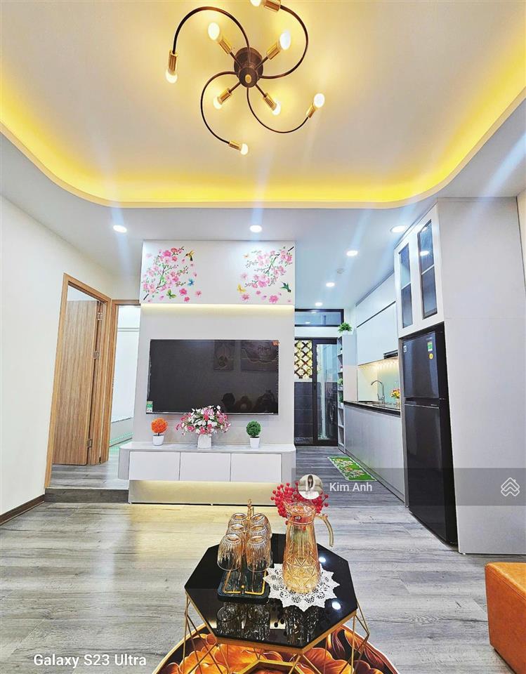 Chính chủ cần bán chung cư a6c nam trung yêncầu giấy 55m2 2n2w sổ đỏ 4,x tỷ full nt đồ mới xịn