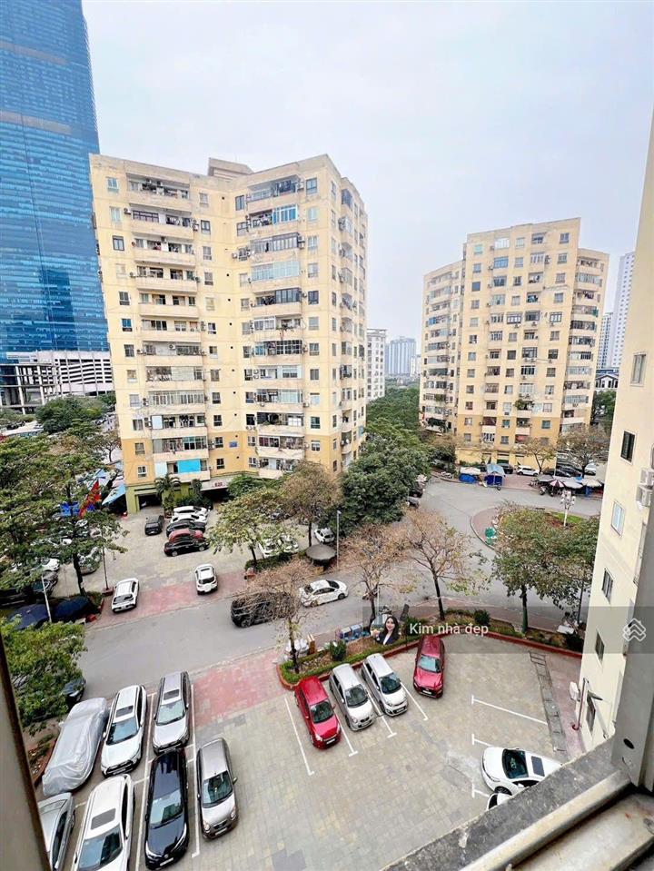Cần tiền bán gấp chung cư b3 nam trung yên 62m 2 ngủ full nội thất sổ đỏ lâu dài sang tên ngay