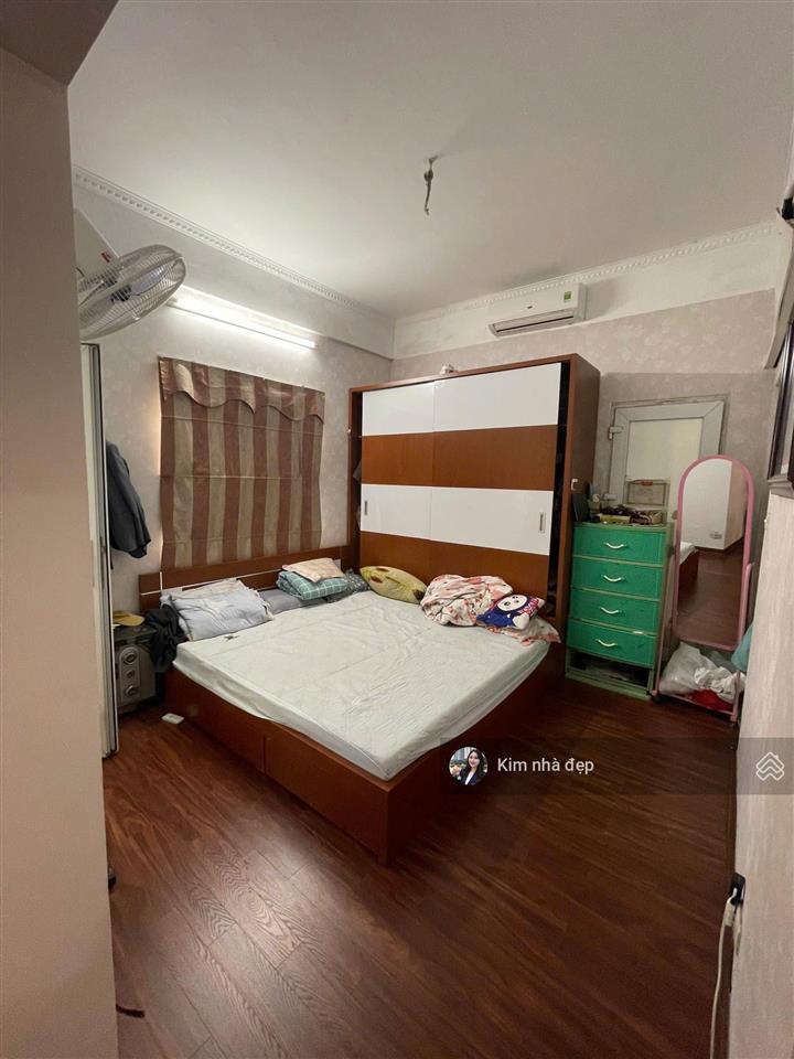 Cần tiền bán gấp chung cư b6a nam trung yên cầu giấy 65m 2n2w sổ đỏ lâu dài 4,5 tỷ còn thương lượng