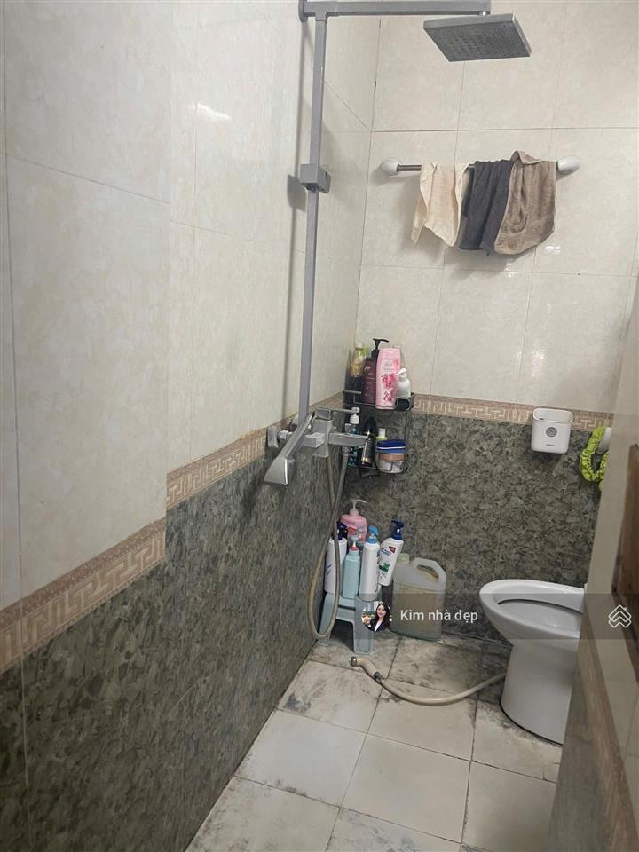 Cần tiền bán gấp chung cư b6a nam trung yên cầu giấy 65m 2n2w sổ đỏ lâu dài 4,5 tỷ còn thương lượng
