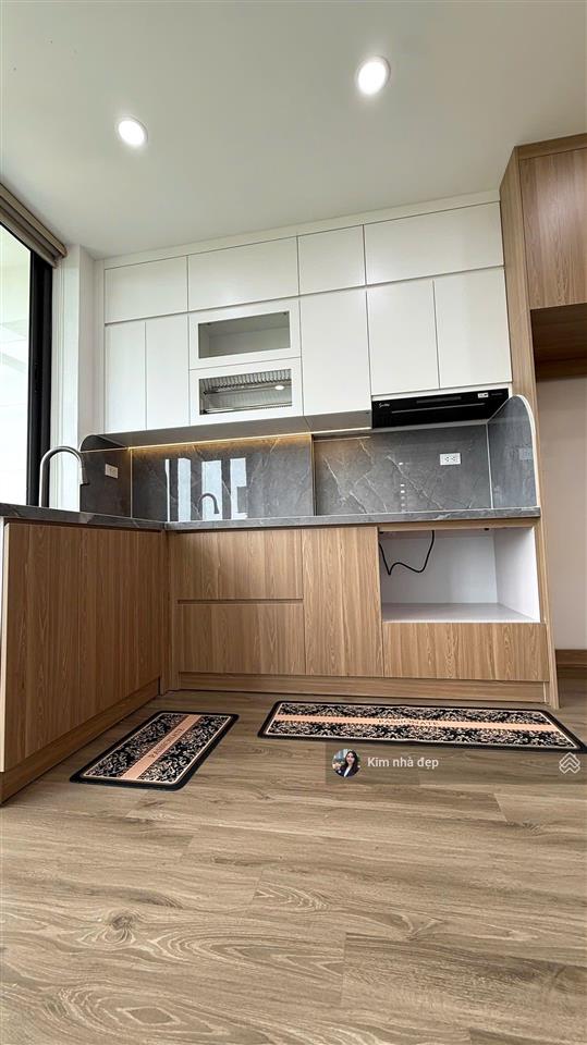 Cần tiền bán gấp ch chung cư 2 ngủ 70m² tòa b10b nam trung yên cầu giấy sổ đỏ 5,9 tỷ full nội thất