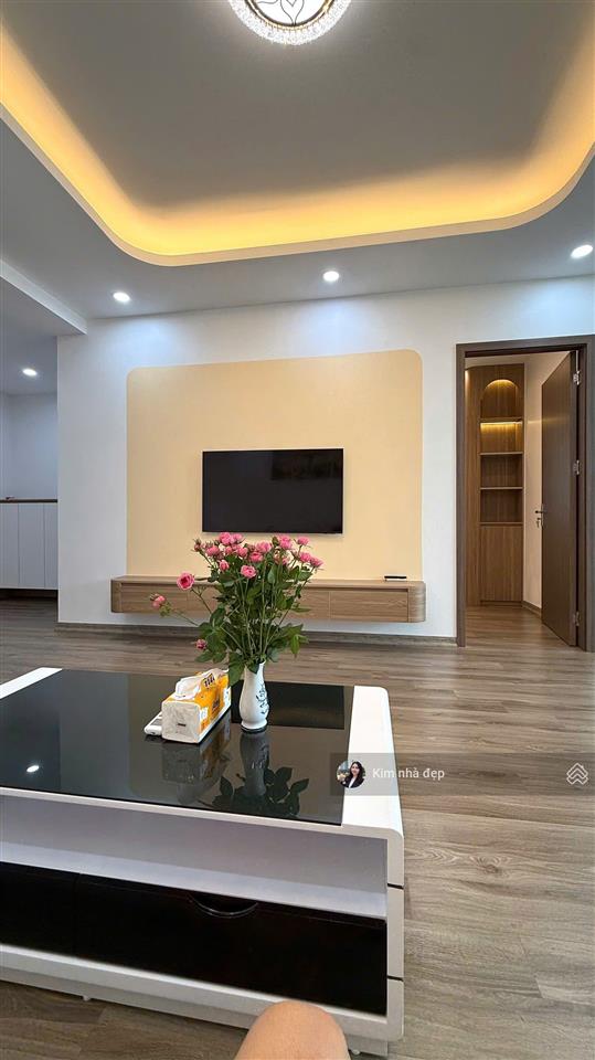Cần tiền bán gấp ch chung cư 2 ngủ 70m² tòa b10b nam trung yên cầu giấy sổ đỏ 5,9 tỷ full nội thất