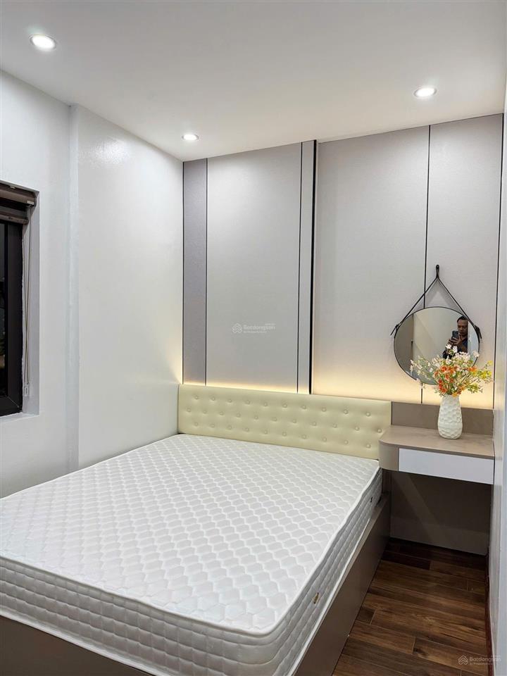 Bán chung cư a6c nam trung yên, mạc thái tổ 2pn2wc giá tốt full nội thất xịn xò 3,95 tỷ