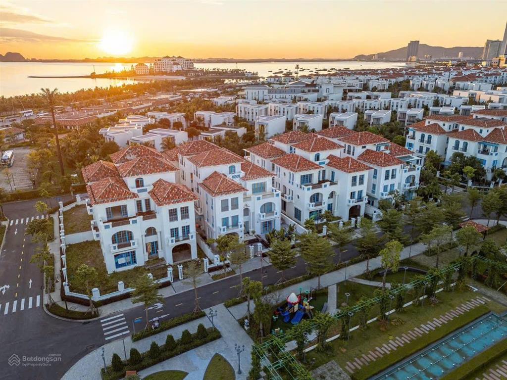 Bán bt tại sun grand city feria hạ long, giá tốt chỉ với 24 tỷ, 210m2
