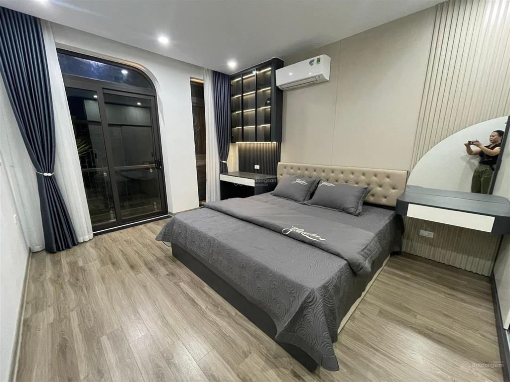 Thạch bàn cực hiếm 6 tầng thang máy ô tô vào nhà full nội thất chỉ 11.86 tỷ