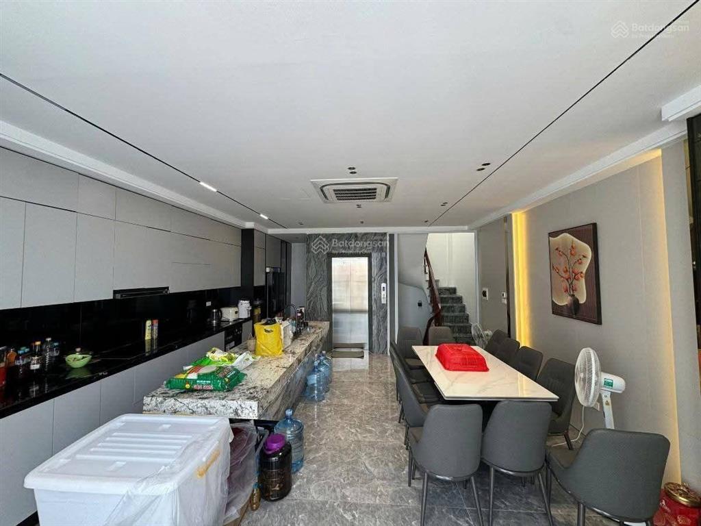 Siêu phẩm nguyễn sơn 7 tầng thang máy gara ô tô full nội thất cao cấp  giá chỉ 18.8 tỷ
