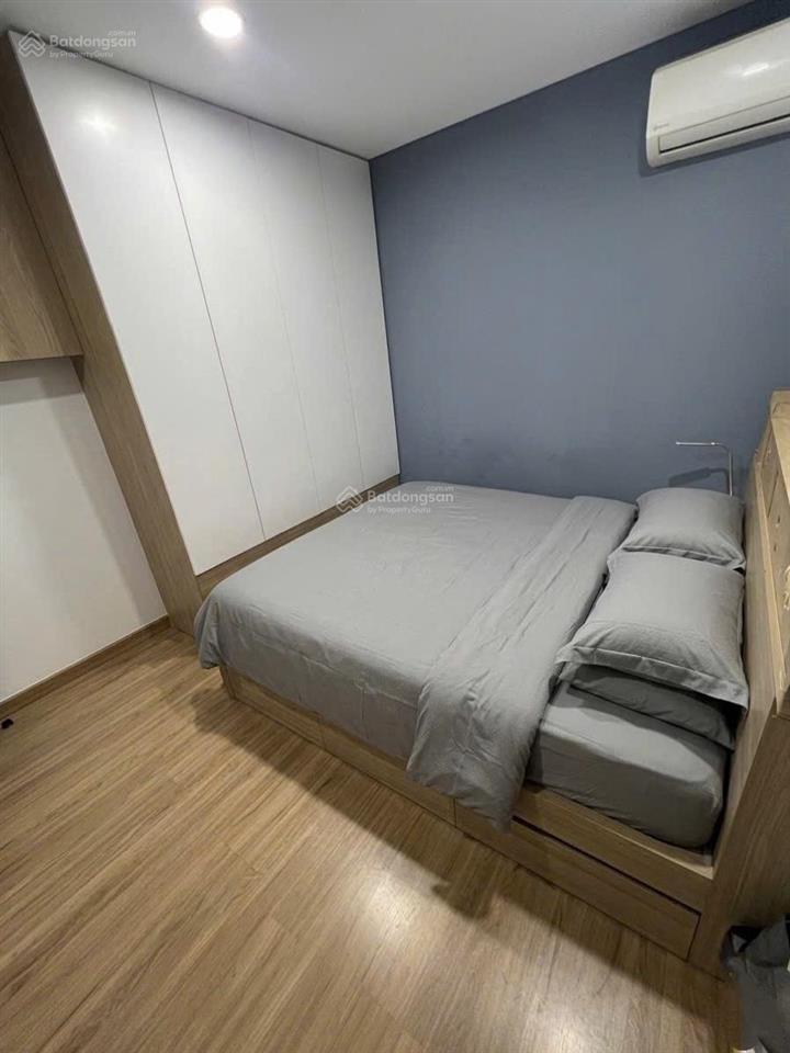 Hiếm! mipec long biên 80m  2pn view hồ  full nội thất  chỉ 8,5 tỷ.