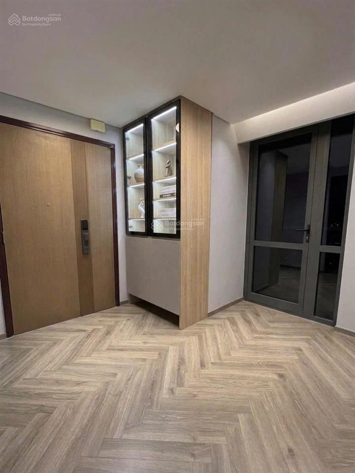 Hiếm! mipec long biên 80m  2pn view hồ  full nội thất  chỉ 8,5 tỷ.