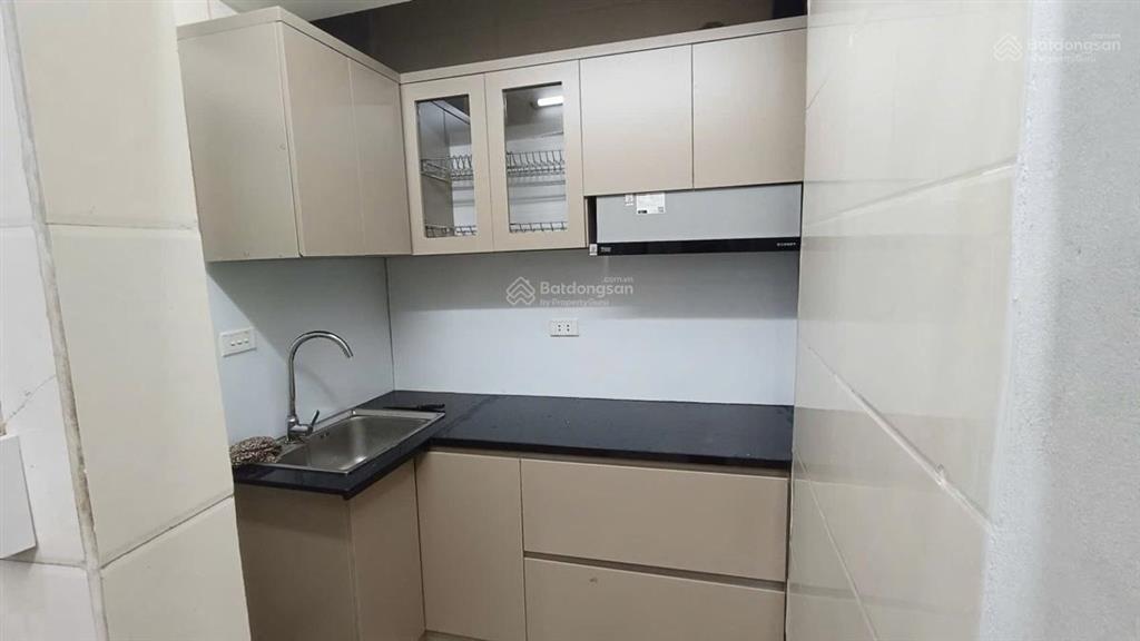 Bán gấp tập thể nguyễn sơn 32m tầng 1 full nội thất chỉ 2,6 tỷ