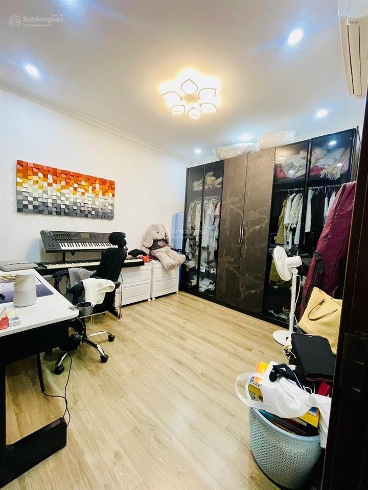 Bán gấp nhà bát khối 44m2 5 tầng full nội thất vf3 đỗ cửa hơn 12 tỷ