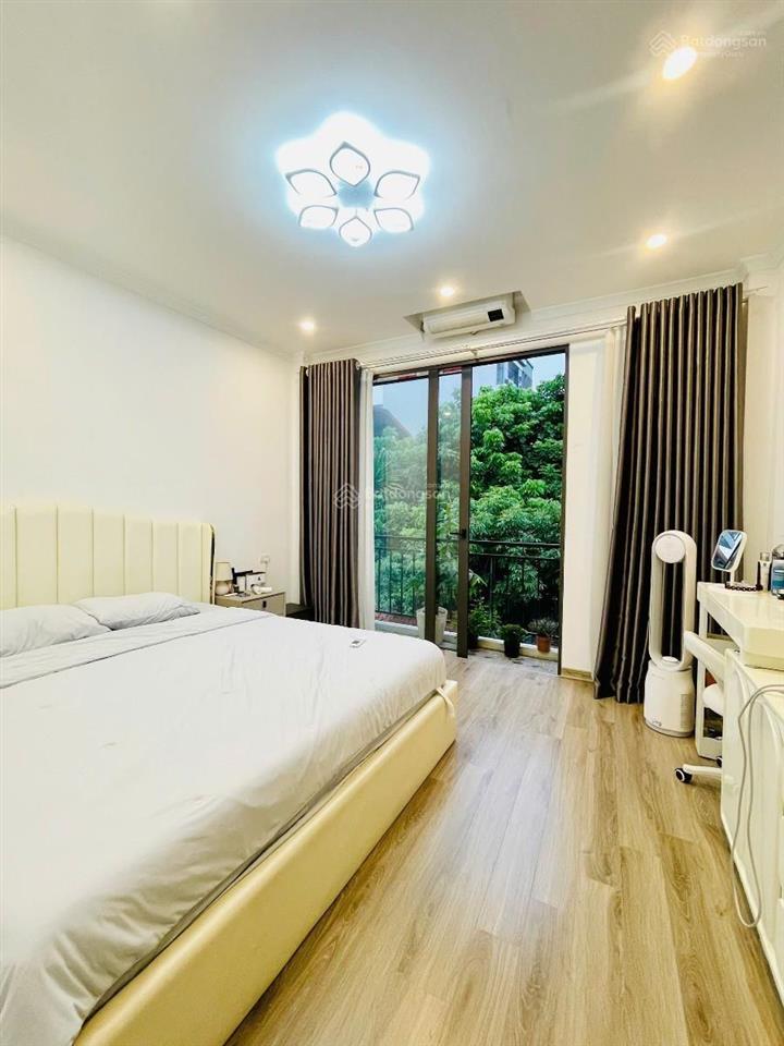 Bán gấp nhà bát khối 44m2 5 tầng full nội thất vf3 đỗ cửa hơn 12 tỷ