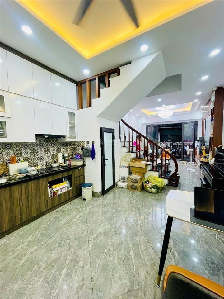 Bán gấp nhà bát khối 44m2 5 tầng full nội thất vf3 đỗ cửa hơn 12 tỷ