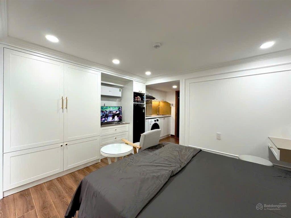 Studio ban công thiết kế cổ điển tại bà huyện thanh quan, q3, hcm