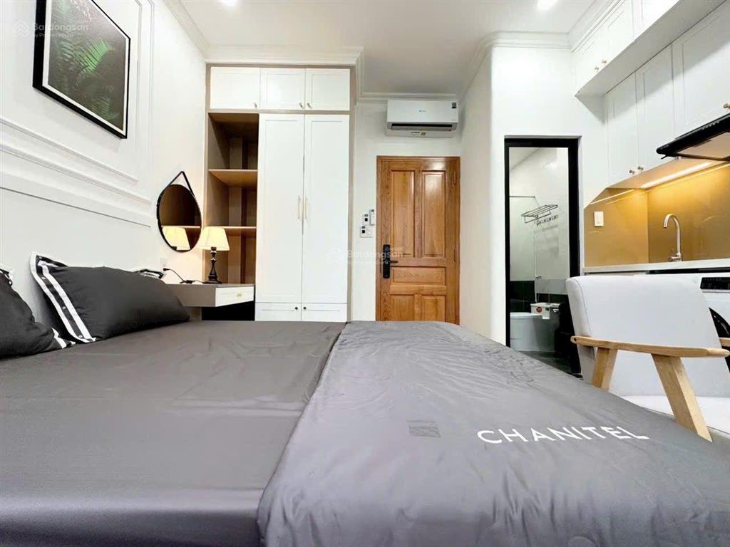 Studio ban công thiết kế cổ điển tại bà huyện thanh quan, q3, hcm