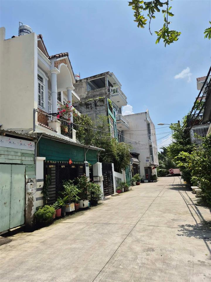 Bán nhà cấp 4  đào tông nguyên  80 m2  đường bê tông 6m thông