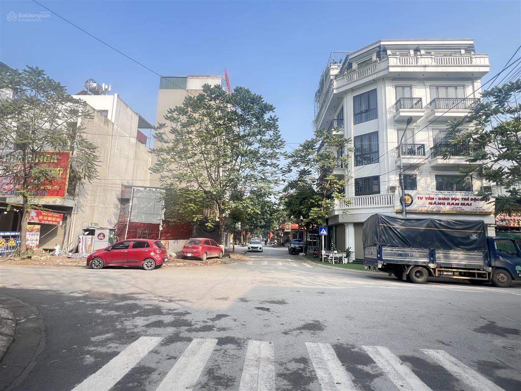 Cần bán lô góc, hai mặt tiền, siêu vip, làn 2 đường bắc nam, cách ga metro 300m khu đấu giá dg02