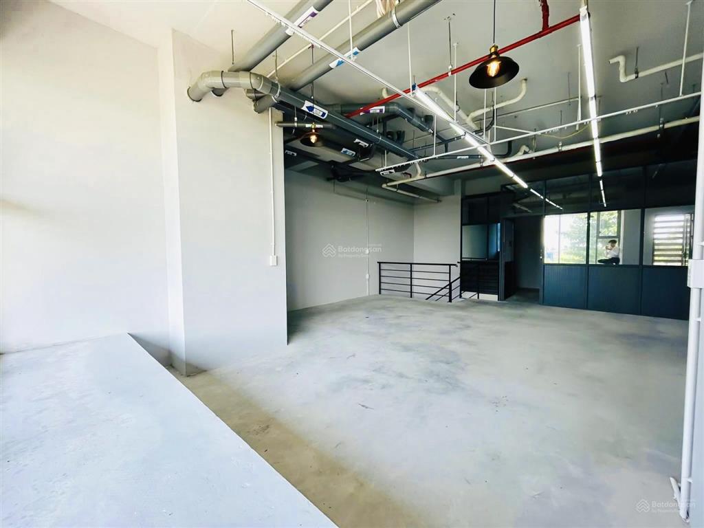 Sổ hồng sang nhượng shophouse 104.1m2  kinh doanh sầm uất, cho thuê từ 20tr/tháng   0906 589 ***