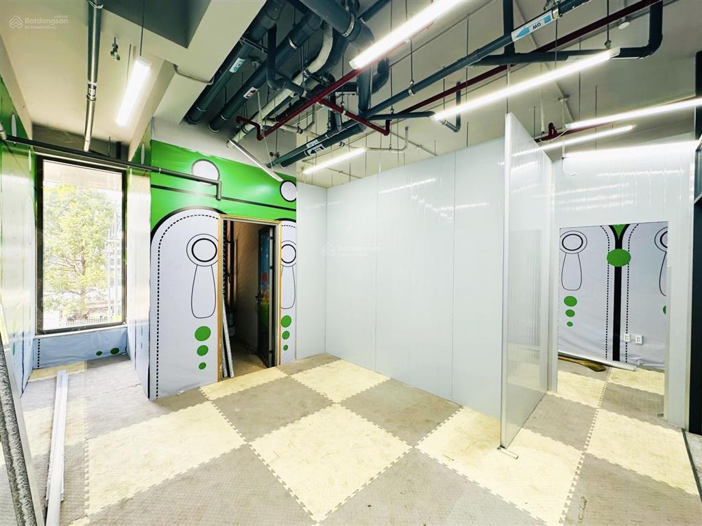 Sổ hồng sang nhượng shophouse 104.1m2  kinh doanh sầm uất, cho thuê từ 20tr/tháng   0906 589 ***