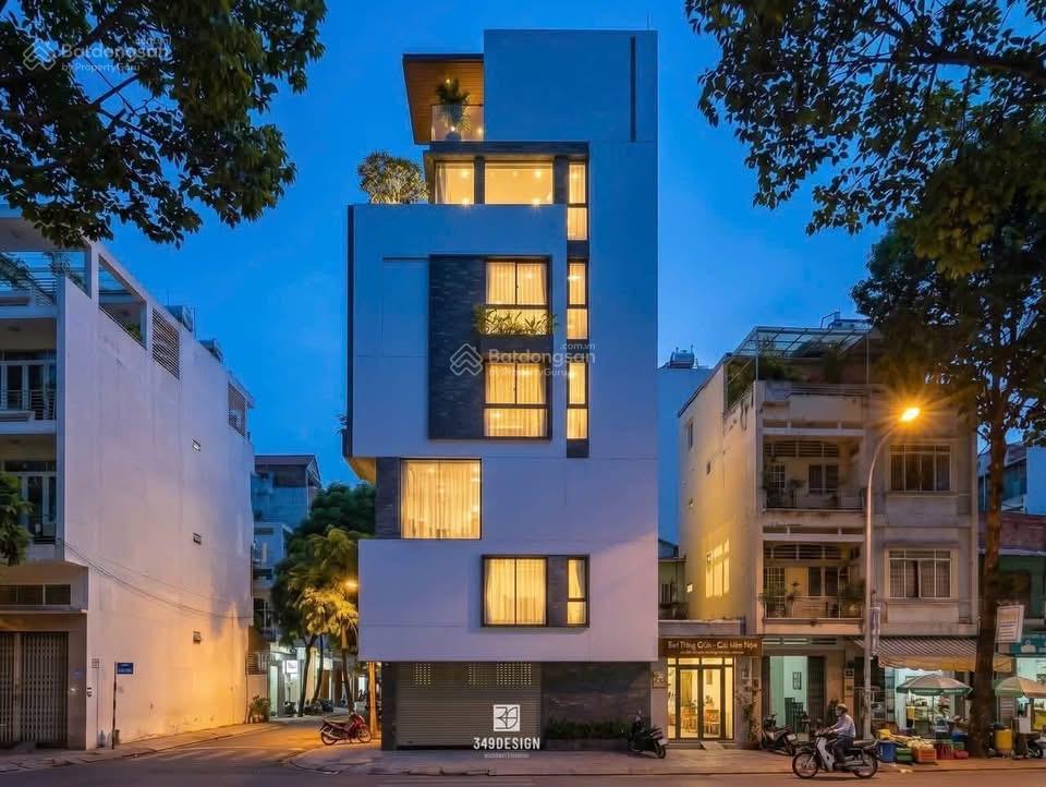 Bán nhà riêng 8 tầng thang máy tại ngọc thụy, bồ đề, 14,8 tỷ, 32m2, hot!