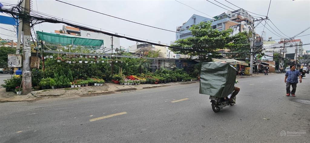Chính chủ  quỹ đất siêu hiếm góc 3 mặt tiền ba vân