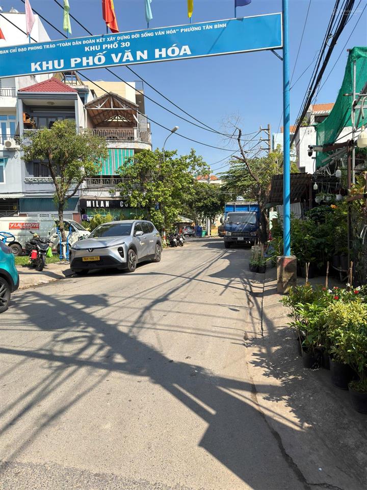 Chính chủ  quỹ đất siêu hiếm góc 3 mặt tiền ba vân