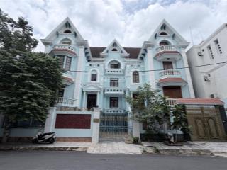 Chính chủ bán biệt thự đôi giá tốt trần não