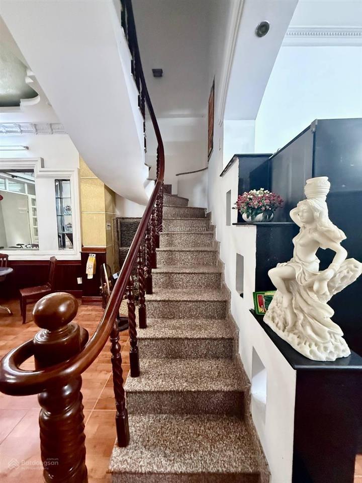 Bán nhà hẻm quốc hương  thảo điền. diện tích 5m x 13m 4 tầng, nhà mới.