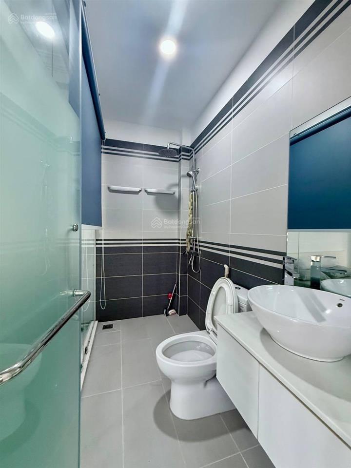 Bán nhà hẻm quốc hương  thảo điền. diện tích 5m x 13m 4 tầng, nhà mới.