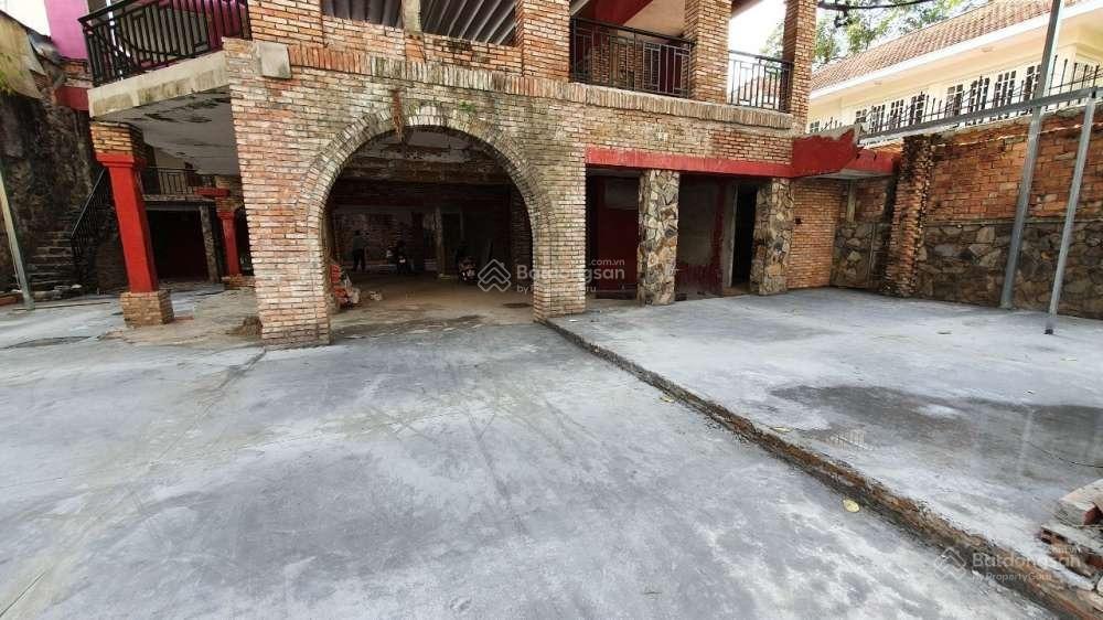 Cho thuê biệt thự đẹp ở quốc hương, 250m2, có 5 phòng.