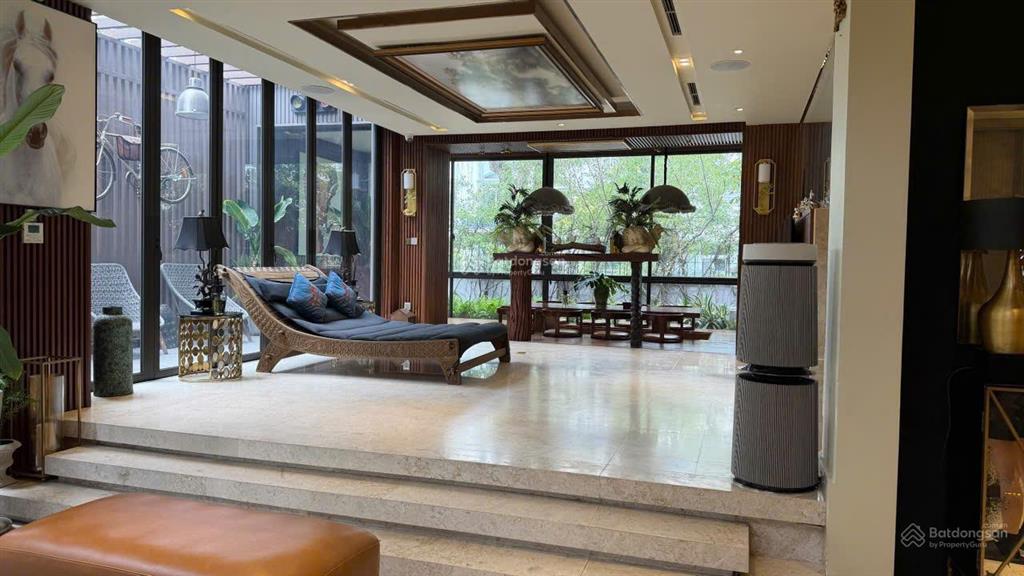 Biệt thự phiên bản giới hạn hiếm có vô nhị ở phú gia quận 7 với hơn 330,2m2 đất có hầm 3 tầng