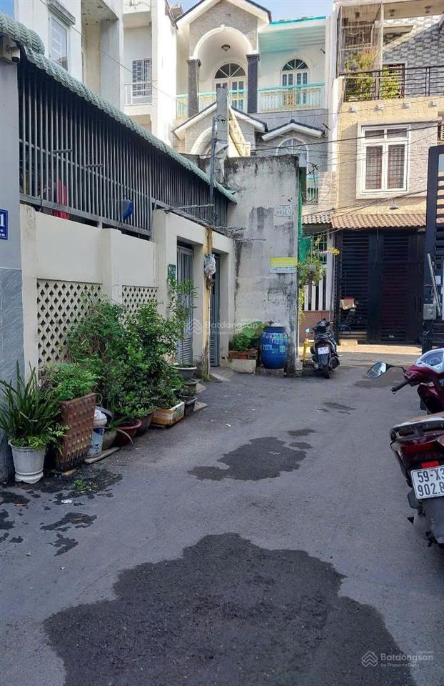 Vì đi nước ngoài cần bán gấp nhà gần sát góc2 mặt hẻm nội bộ đường quốc lộ 1k và số 8. dt gần 100m