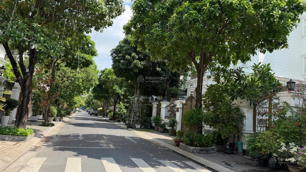 Villa đường số 8, phường 5, khu cityland sau lưng e mart. 13.6x19m, 261m², 1 hầm, 4 tầng