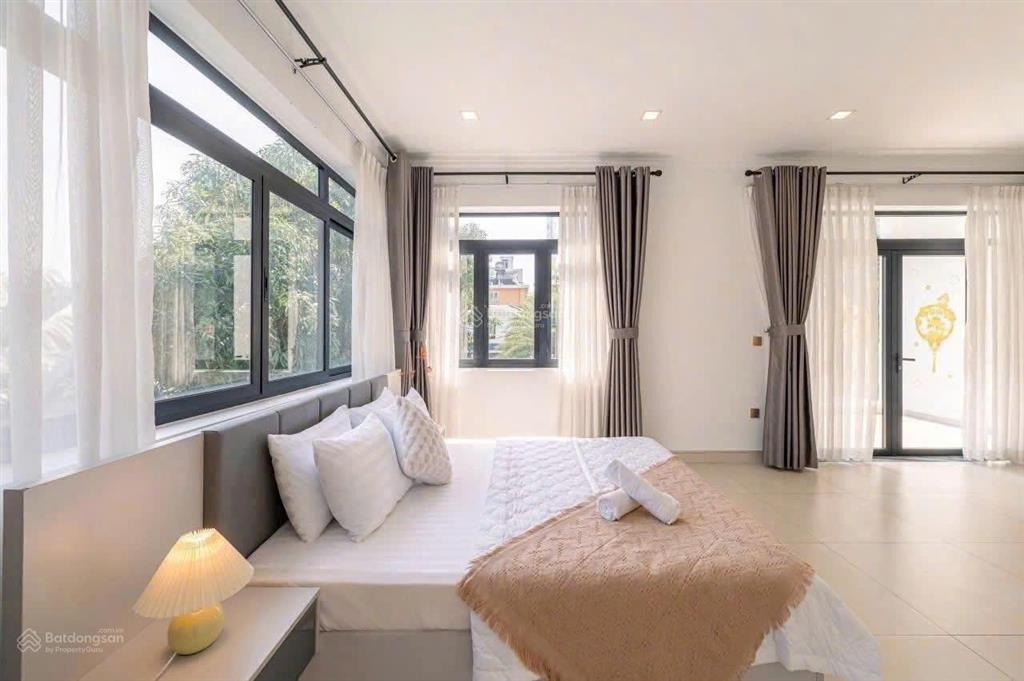 Bán nhà mặt phố nội khu tại quốc hương 16,5m x 43m. kiến trúc hiện đại, đang có hợp đồng thuê